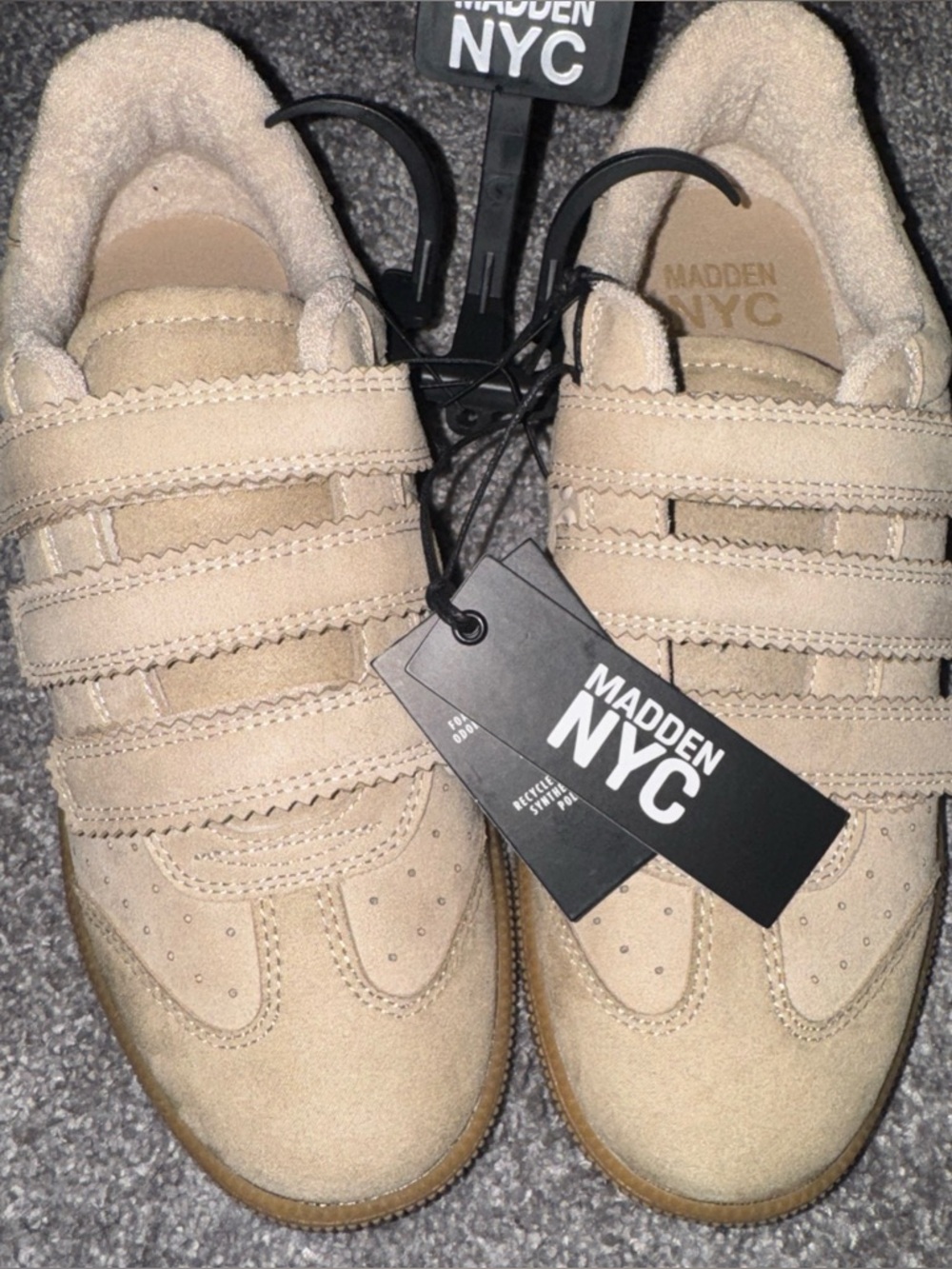 Madden NYC Women's Faux Suede Triple Strap Sneakers New Size 7